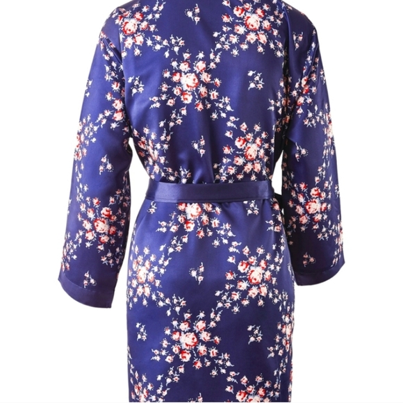 Morgan Lane Women’s Satin Navy Floral Robe - Picture 4 of 11